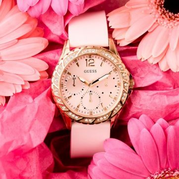 Time Trend, GUESS w walce z rakiem piersi – limitowany zegarek